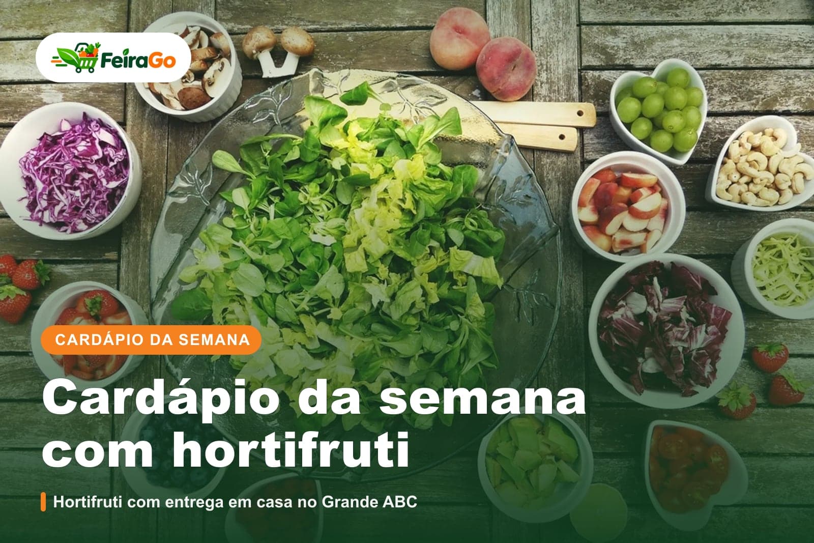 Mesa vista de cima com salada de folhas e tigelinhas de frutas, castanhas e legumes